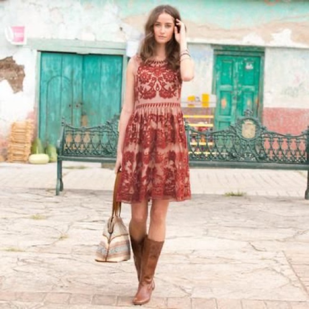 Sundance Love at‎ First Sight Thule Embroidered Lace Overlay Sleeveless Dress